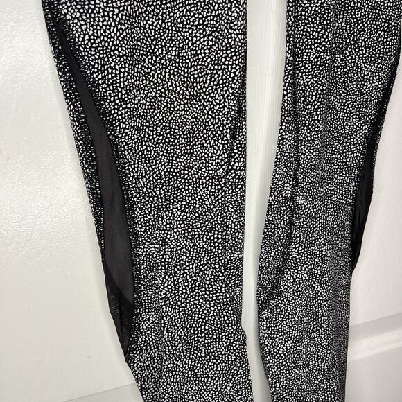 Lululemon Leggings Size 4 Invigorate 7/8 Tight Chakra Print Alpine White Black - Picture 6 of 10